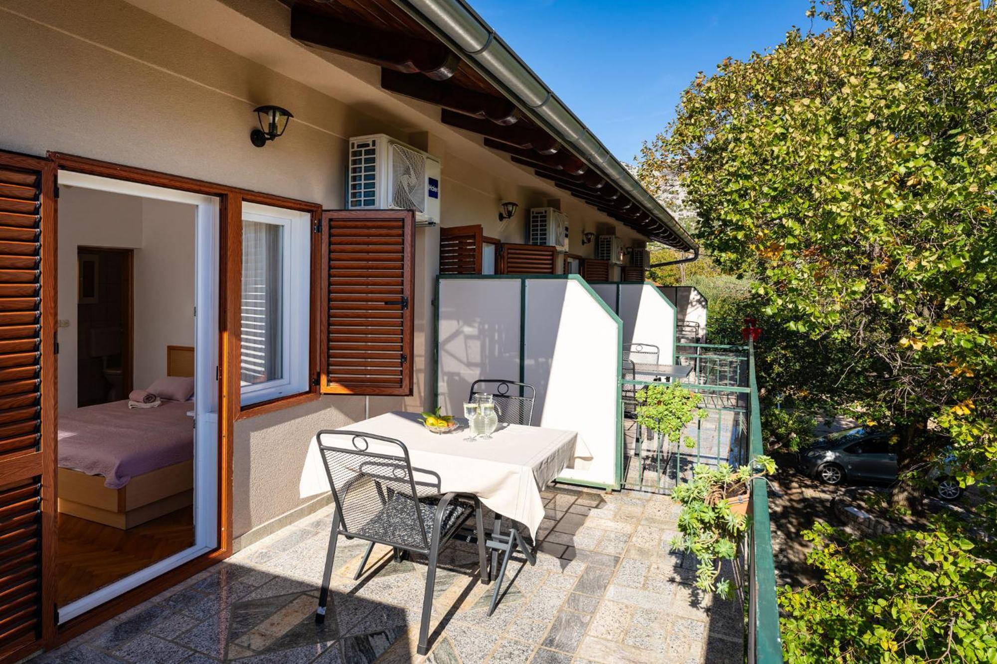 Apartments Adriana Starigrad Paklenica Chambre photo