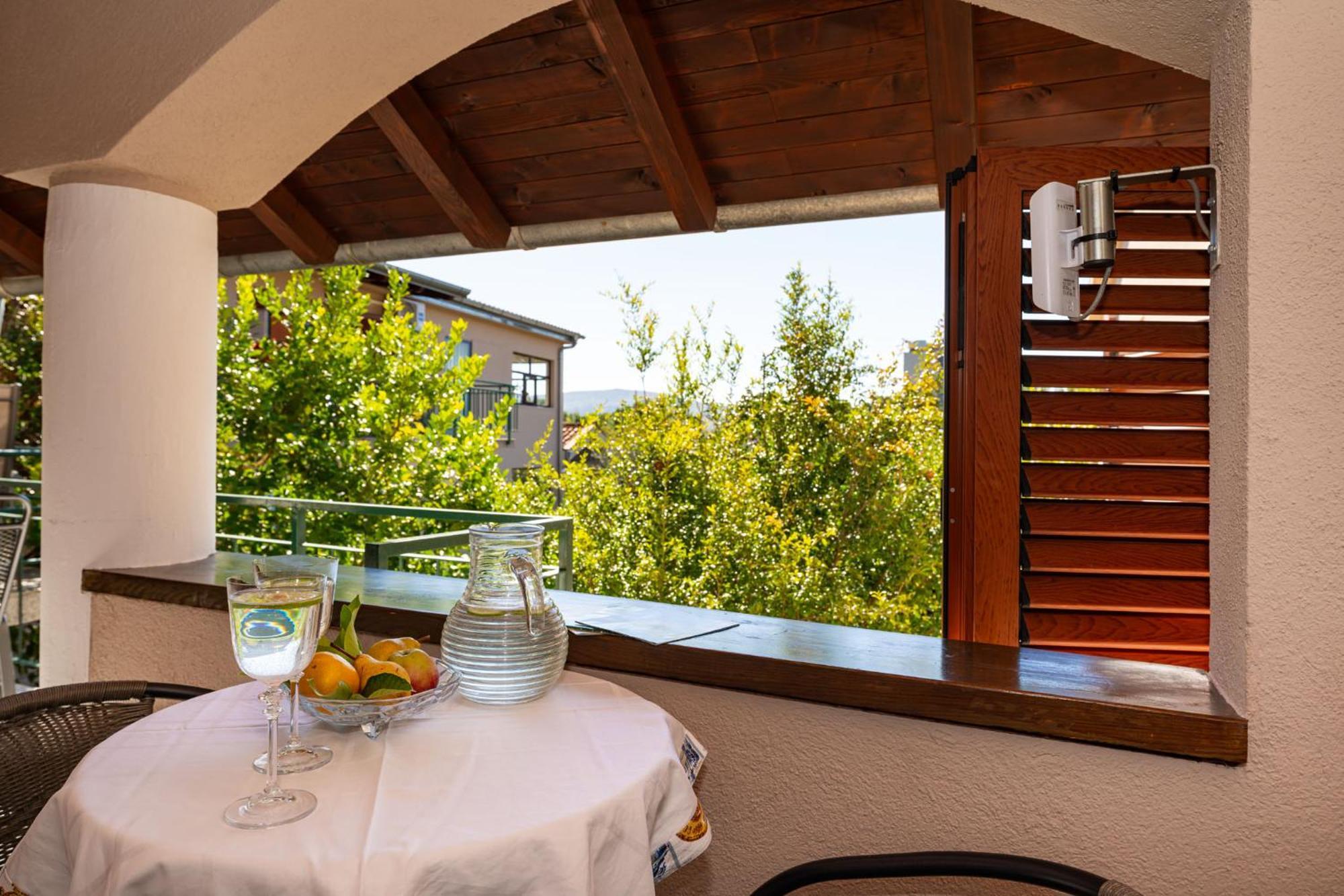 Apartments Adriana Starigrad Paklenica Extérieur photo