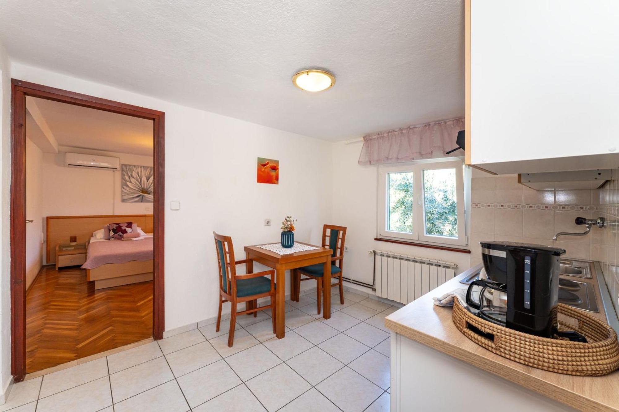Apartments Adriana Starigrad Paklenica Chambre photo