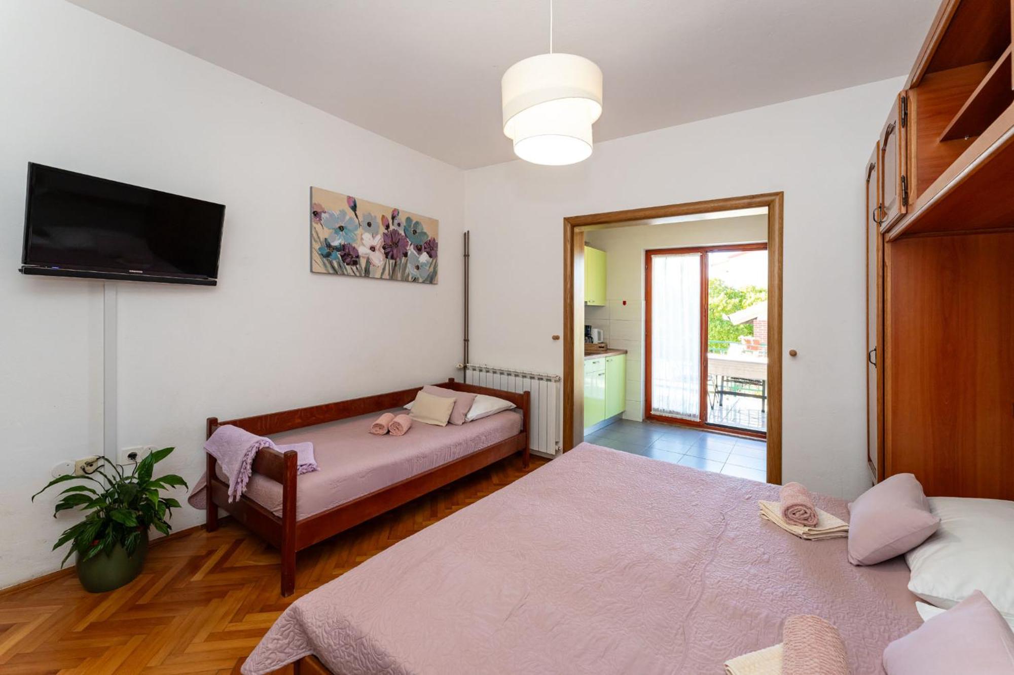 Apartments Adriana Starigrad Paklenica Chambre photo