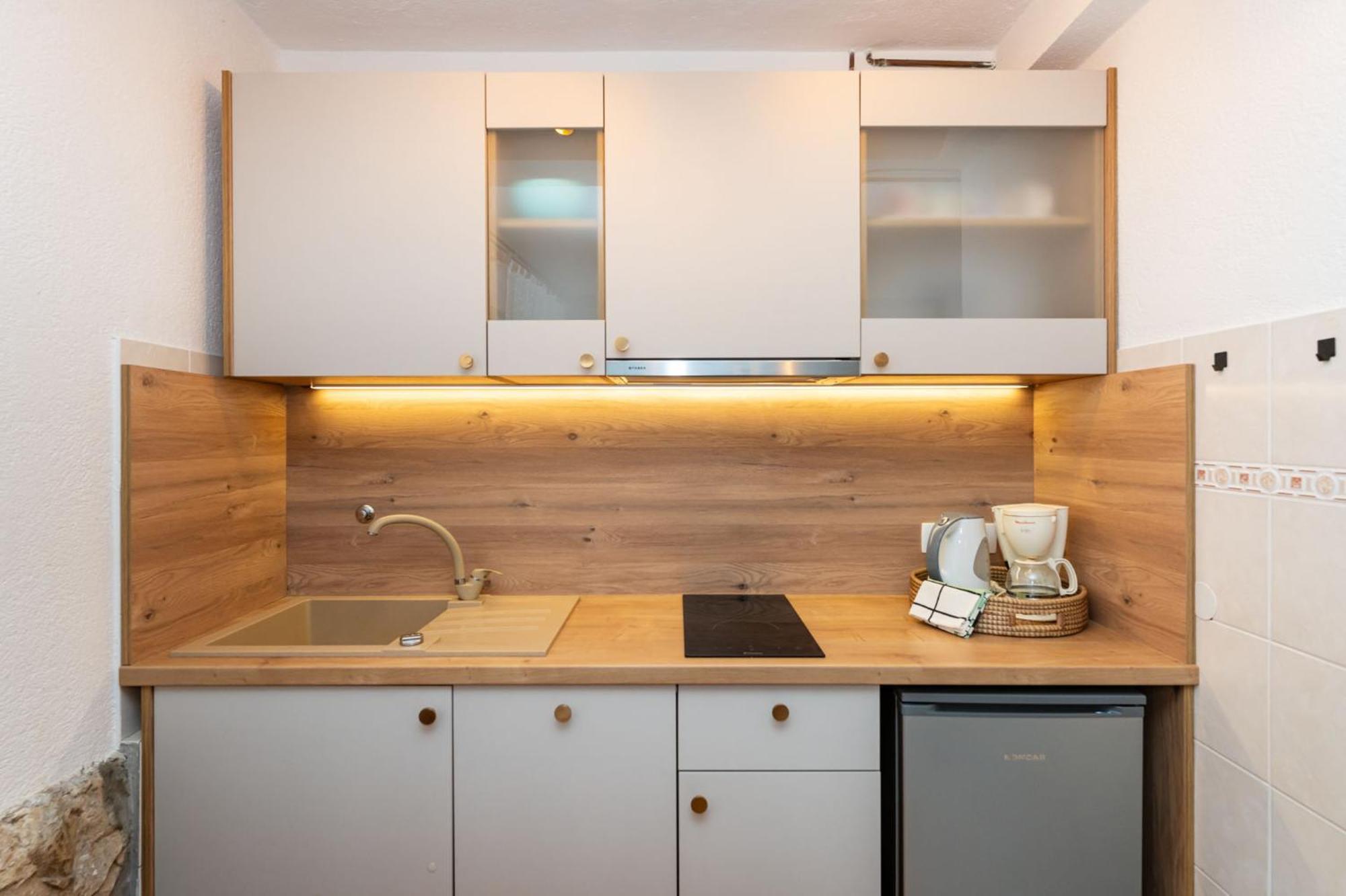 Apartments Adriana Starigrad Paklenica Chambre photo